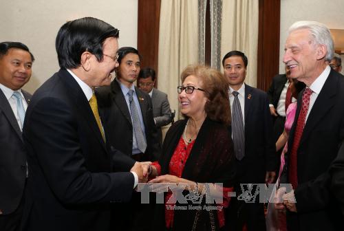 ທ່ານປະທານປະເທດເຈືອງເຕີນຊາງພົບປະກັບຊາວຫວຽດນາມອາໄສຢູ່ອາເມລິກາ