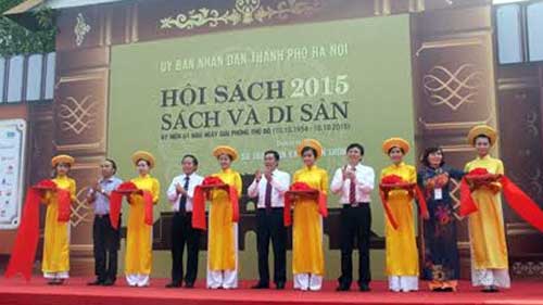 ງານບຸນປຶ້ມຮ່າໂນ້ຍ2015ປະກອບສ່ວນເຊີດຊູບັນດາມໍລະດົກຂອງນະຄອນຫຼວງ