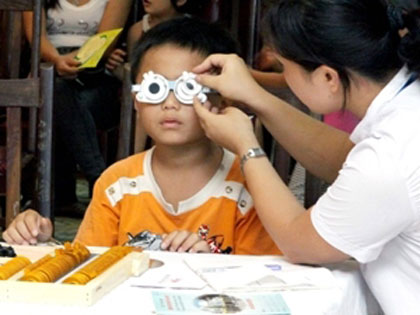 ວັນຈັກຂຸສຳພັດໂລກ ປີ 2015 ມຸ່ງໄປເຖິງ “ ເບິ່ງແຍງດູແລຕາໃຫ້ທຸກຄົນ