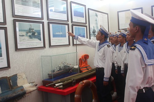 ສະຫຼຸບງານວາງສະແດງແຜນທີ່ແລະວາງສະແດງເອກະສານກ່ຽວກັບຮ່ວາງຊາແລະເຈື່ອງຊາ