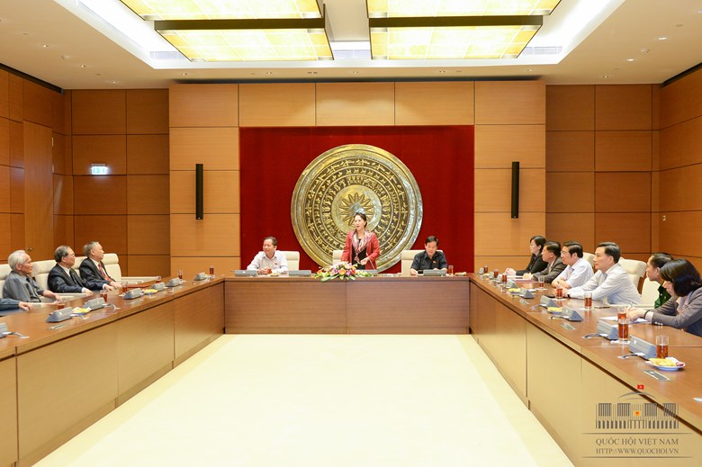 ຮອງປະທານສະແຫ່ງຊາດ ຫງວຽນທິກິມເງິນພົບປະຄະນະສະມາຊິກສະພາແຫ່ງຊາດແຂວງເງ້ອານ