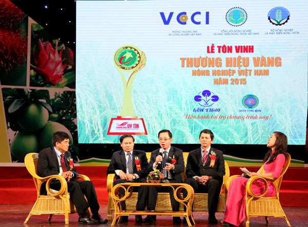 ເປັນຄັ້ງທຳອິດເຊີດຊູເຄື່ອງໝາຍການຄ້າຄຳໃຫ້ກະສິກຳຫວຽດນາມ