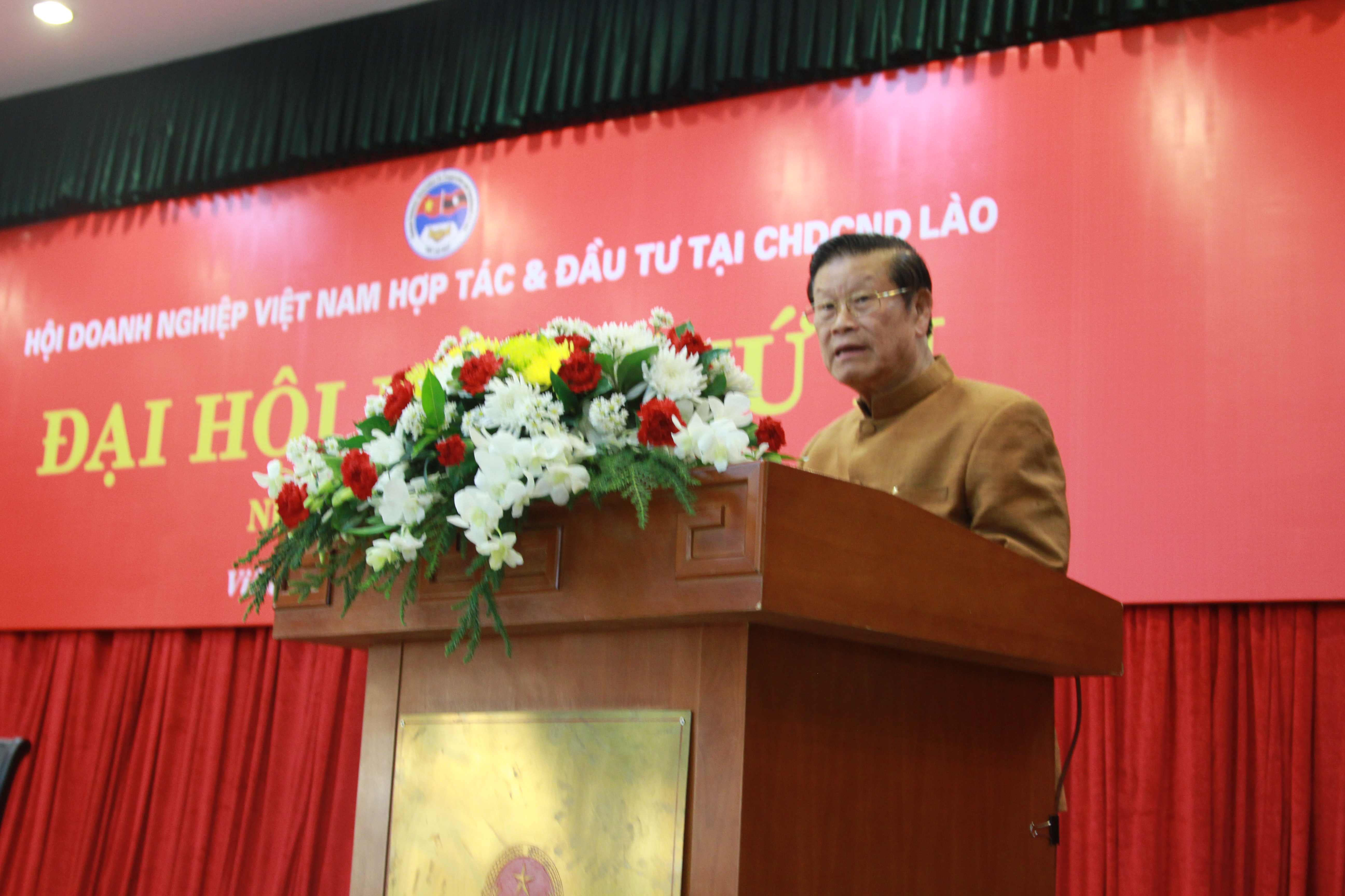 ຮອງນາຍົກລັດຖະມົນຕີລາວຕີລາຄາສູງການປະກອບສ່ວນຂອງບັນດາວິສາຫະກິດຫວຽດນາມສະຫງວນໃຫ້ເສດຖະກິດລາວ