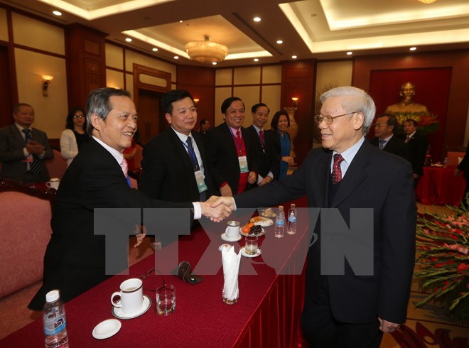 ທ່ານເລຂາທິການໃຫຍ່ຫງວຽນຟຸຈ້ອງຕ້ອນຮັບຊາວຫວຽດນາມອາໄສຢູ່ຕ່າງປະເທດທີ່ດີເດັ່ນ