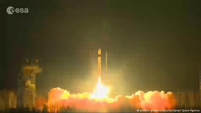 EUຍິງດາວທຽມສັງເກດມະຫາສະໝູດທຳອິດ