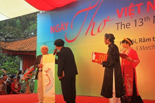 ບັນດາທ້ອງຖິ່ນຈັດຕັ້ງວັນກາບກອນຫວຽດນາມ2016