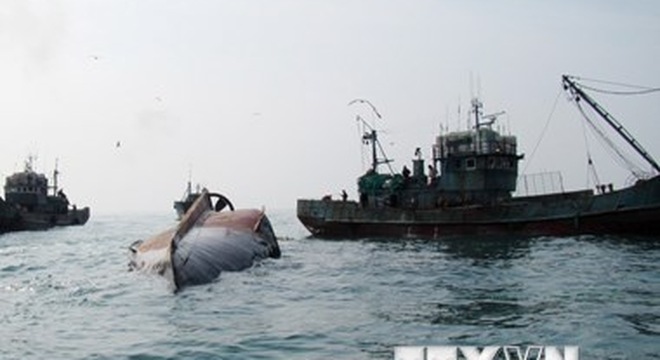 ອິນໂດເນເຊຍສືບຕໍ່ບຸກຕີກຳ່ປັ່ນຕ່າງປະເທດຫາປາຜິດກົດໝາຍໃຫ້ຈົມນຳ້