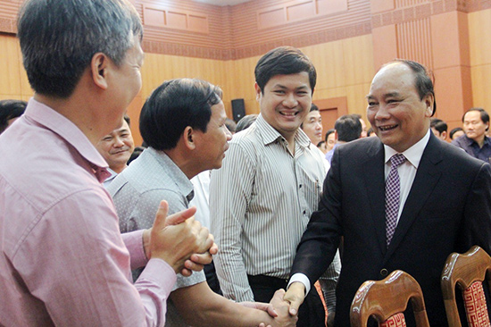 ຮອງນາຍົກລັດຖະມົນຕີ ທ່ານ ຫງວຽນຊວນຟຸກ ຢ້ຽມຢາມ ແລະ ເຮັດວຽກ ຢູ່ແຂວງ ກວາງນາມ