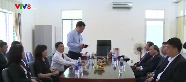 ຮອງນາຍົກລັດຖະມົນຕີຫງວຽນຊວນຟຸກຢ້ຽມຢາມແລະເຮັດວຽກຢູ່ດ່ານັ້ງ