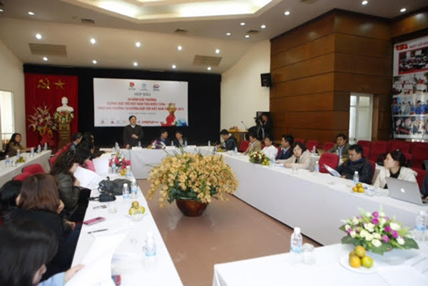 ມອບລາງວັນຊາວໜຸ່ມຫວຽດນາມທີ່ດີເດັ່ນ10ຄົນ