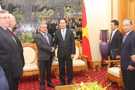 ທ່ານພົນເອກເຈີ່ນດ້າຍກວາງຕ້ອນຮັບຫົວໜ້າກຸ່ມວິທະຍາສາດ-ເຕັກນິກອົງການປ້ອງກັນຄວາມສະຫງົບລັດເຊຍ