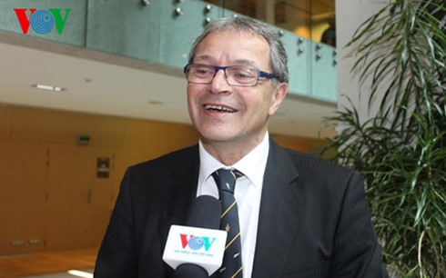 ການຢ້ຽມຢາມຫວຽດນາມຂອງຮອງປະທານສະພາແຫ່ງຊາດຝລັ່ງຈະປະກອບສ່ວນຮັດແໜ້ນການພົວພັນ2ປະເທດ