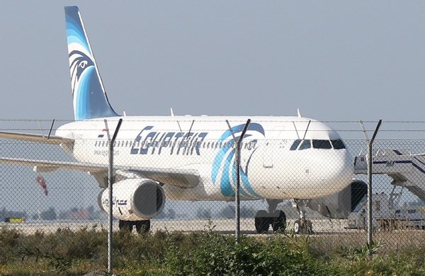 ເຮືອບິນພົນລະເຮືອນຂອງອີຢີບຖືກຈີ້ຍົນລອບຈັບຕົວ