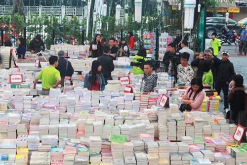 ກຽມພ້ອມໃຫ້ວັນບຸນປື້ມຫວຽດນາມຄັ້ງທີ3