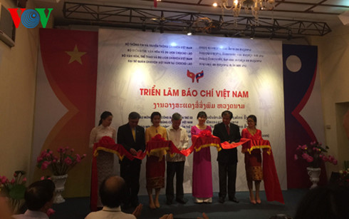 ໄຂງານວາງສະແດງສື່ມວນຊົນຫວຽດນາມປີ2016ຢູ່ລາວ