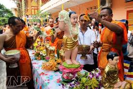 ພົບປະສັງສັນເນື່ອງໃນໂອກາດບຸນເຕັດCholChnamThmay2016ຂອງປະຊາຊົນເຜົ່າຂະແມ