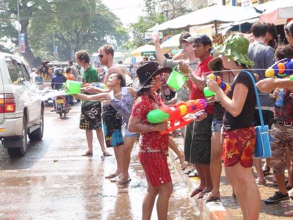 ບຸນປີໃໝ່ຂອງກຳປູເຈຍ-ລາວ-ມຽນມາ-ໄທ