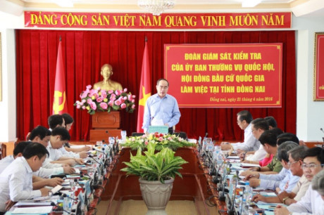 ຮອງປະທານສະພາເລືອກຕັ້ງແຫ່ງຊາດຫງວຽນທ້ຽນເຍີນກວດກາວຽກງານເລືອກຕັ້ງຢູ່ແຂວງດົ່ງນາຍ