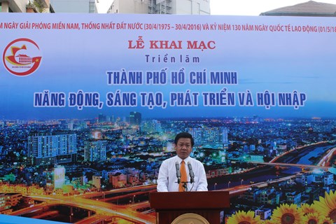 ງານວາງສະແດງພາບຖ່າຍນະຄອນໂຮ່ຈີມິນຂະຫຍັນຂັນເຄື່ອນ,ມີຫົວຄິດປະດິດສ້າງ,ພັດທະນາແລະເຊື່ອມໂຍງ