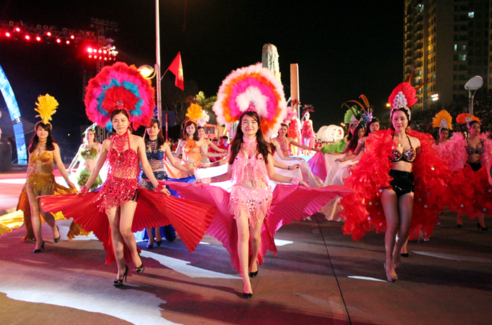 ງານບຸນCarnavalຮ້າລອງ2016ດ້ວຍສີສັນຫຼາກຫຼາຍ