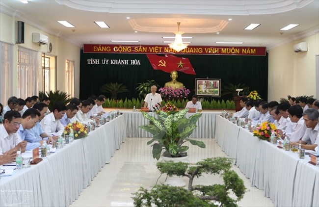 ທ່ານເລຂາທິການໃຫຍ່ຫງວຽນຟຸຈ້ອງຢ້ຽມຢາມແລະເຮັດວຽກຢູ່ແຂວງແຄ໋ງຮ່ວາ