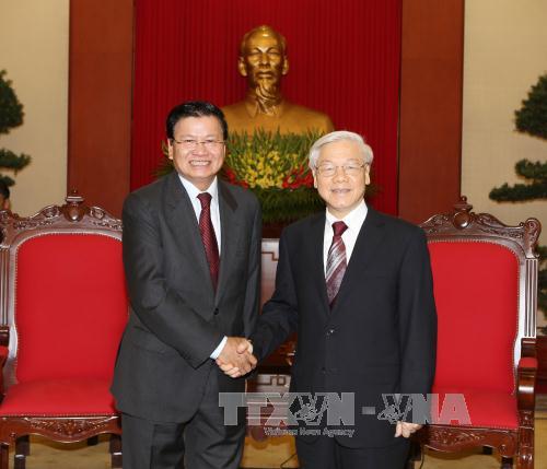 ເລຂາທິການໃຫຍ່ຫງວຽນຟູຈ້ອງໃຫ້ການຕ້ອນຮັບນາຍົກລັດຖະມົນຕີລາວ