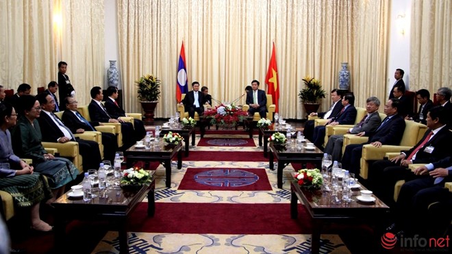 ນະຄອນຫລວງໂຮ່ຈີມິນຍາມໃດກໍ່ສະໜັບສະໜູນ,ຮຽງບ່າຮຽງໄຫລ່ພ້ອມກັບປະຊາຊົນບັນດາທ້ອງຖິ່ນຂອງລາວ