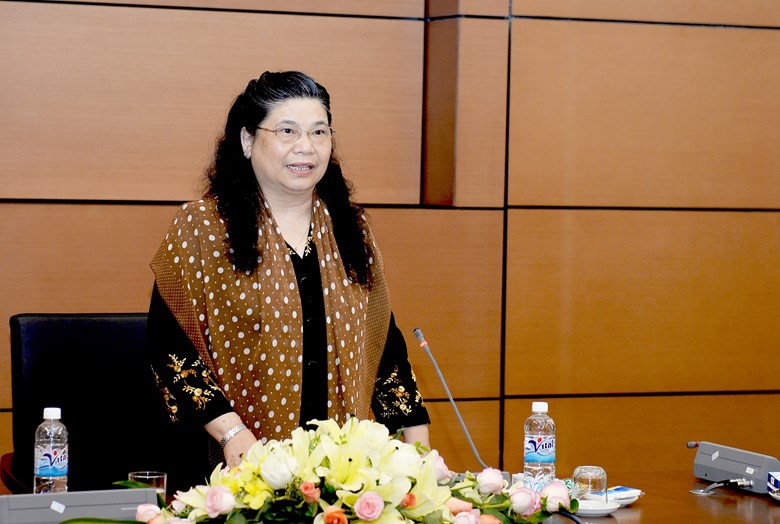 ທ່ານນາງຮອງປະທານສະພາແຫ່ງຊາດຕ່ອງທິຟ໋ອງຢ້ຽມຢາມອັງກິດ