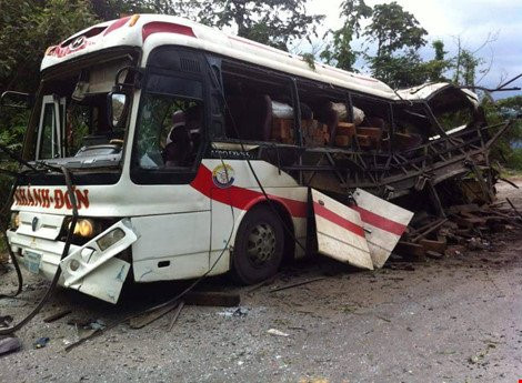 ໜູນຊ່ວຍບັນດາຜູ້ປະສົບເຄາະຮ້າຍໃນອຸປັດຕິເຫດຢູ່ລາວ