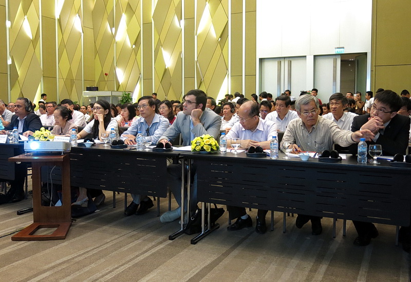 ຫັນພື້ນຖານເສດຖະກິດເປັນທັນສະໄໝພ້ອມກັບການຍົກສູງກຳລັງຄວາມສາມາດແກ່ງແຍ້ງຂອງເສດຖະກິດພາກເອກະຊົນ