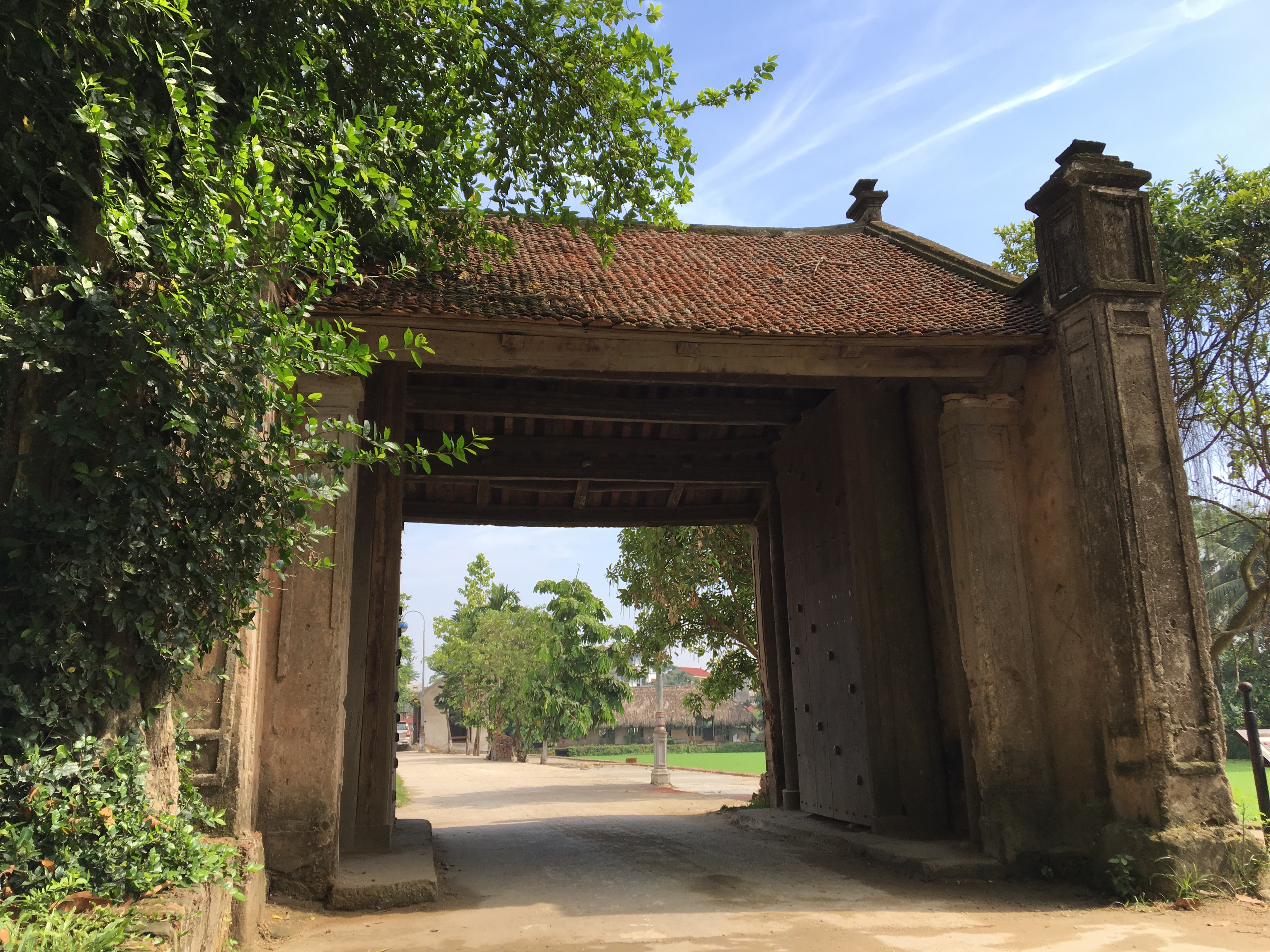 ບ້ານ​ເກົ່າເດື່ອງ​ເລີມ