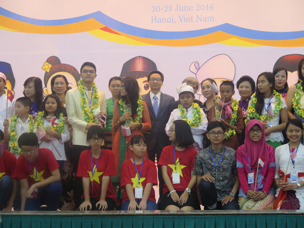 ໄຂເວທີປາໄສດ້ວຍຫົວຂໍ້“ອາຊຽນດຽວ-ວິໄສທັດດຽວແກ່ເດັກນ້ອຍ”