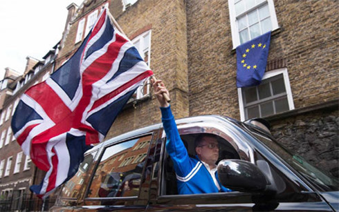 ມີຊາວອັງກິດກວ່າ 2 ລ້ານຄົນ ຮຽກຮ້ອງດຳເນີນການລົງປະຊາມະຕິຄັ້ງທີ2