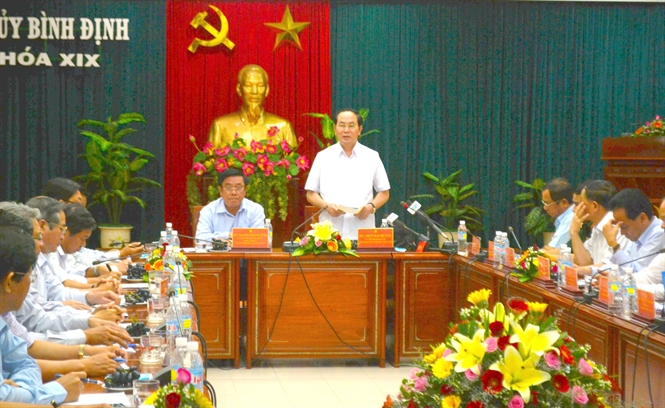 ບິ່ງດິ້ງຕ້ອງສູ້ຊົນໃຫ້ກາຍເປັນສູນເສດຖະກິດທະເລ