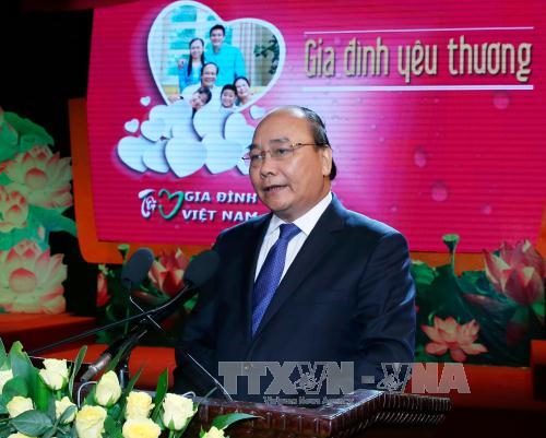 ຄຸນຄ່າພື້ນຖານຂອງຄອບຄົວຍາມໃດກໍ່ແມ່ນສິ່ງສັກກະລະບູຊາສຳລັບຊາວຫວຽດນາມແຕ່ລະຄົນ