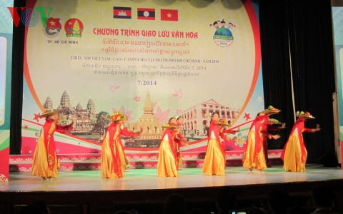ລາຍການພົບປະແລກປ່ຽນວັດທະນະທຳສິລະປະເດັກນ້ອຍເຍົາວະຊົນຫວຽດນາມ-ລາວ-ກຳປູເຈຍ