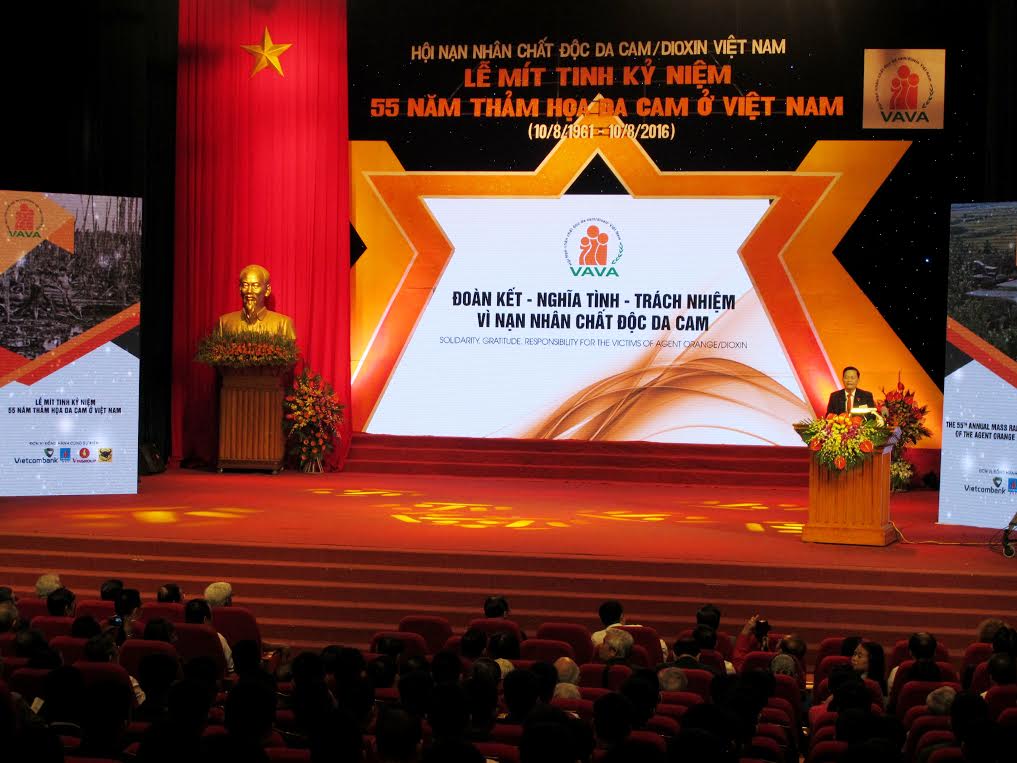 ພິທີໂຮມຊຸມນຸມສະເຫຼີມສະຫຼອງ55ປີແຫ່ງວັນວິນາດສະກຳທາດພິດສີສົ້ມຫວຽດນາມ(10/08/1961-10/08/2016)