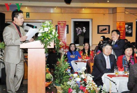 ສະເຫຼີມສະຫຼອງວັນປົດປ່ອຍນະຄອນຫລວງແລະກອງປະຊຸມໃຫຍ່ສະມາຄົມຊາວຮ່າໂນ້ຍປະຈຳເຢຍລະມັນ