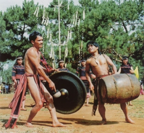 ຟ້ອນພື້ນເມືອງທີ່ເປັນມູນເຊື້ອຂອງຊາວເຜົ່າ K'Ho