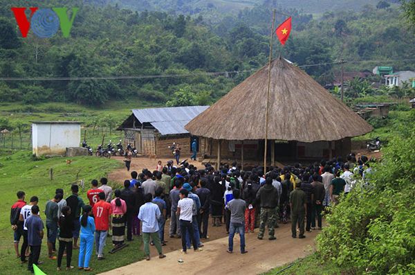 ຊົນເຜົ່າແຢຈຽງຢູ່ເຂດຊາຍແດນຫວຽດນາມ - ລາວ