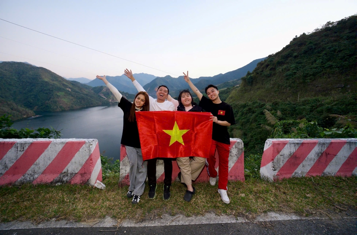 "飘扬的越南"——以国旗传递爱国深情